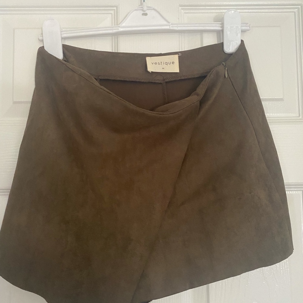Vestique Olive suede skort